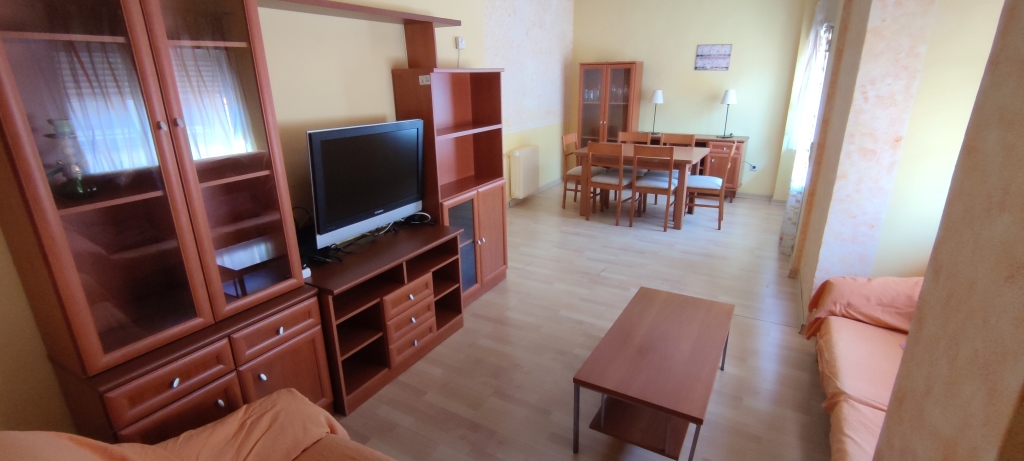PISO EN ALQUILER PARA ESTUDIANTES EN POETA DIEGO JESÚS JIMENEZ A-982
